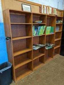 lot 642 image: Large bookcaseShelving 9610.568 plus contents, including nutrition textbooks, vintage pencil sharpener, and more (see photos )