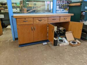 lot 647 image: Cabinet 74.52436.5 BRING HEL...