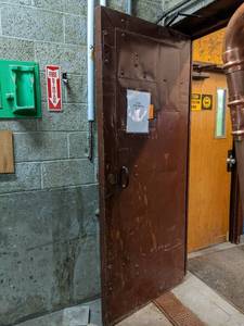 lot 140 image: Heavy duty fire door 35.585.5 B...