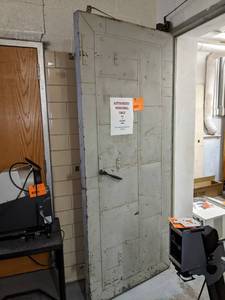 lot 162 image: Heavy duty fire door 35.585.5 B...
