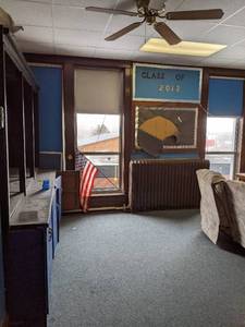lot 403 image: Content of 2 rooms, excluding radia...