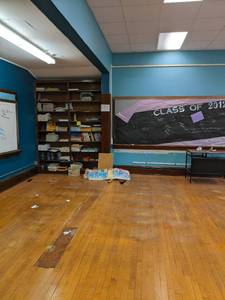 lot 409 image: Contents of room excluding AC and ...