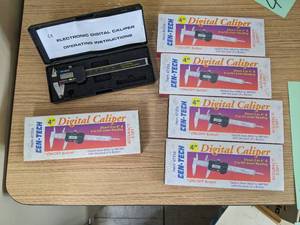 lot 444 image: 5 electronic 4 digital calipers...