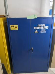 lot 453 image: 45 gal capacity Acid and corrosive ...