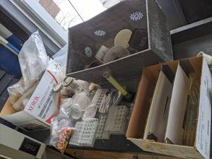 lot 456 image: Misc science room accessories. Test...