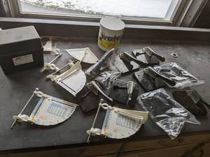 lot 459 image: 9 Kelvin stick cutters, 4 partial weather stations, dissolved oxygen test kit and water monitoring kit