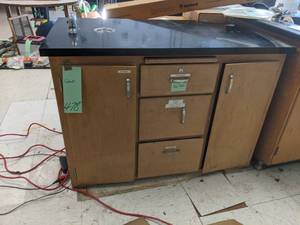 lot 478 image: Cabinet work station 482633....