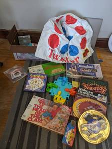lot 497 image: Game lot with Disneyland game, go t...