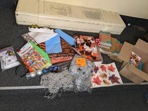 lot 98 image: Halloween and Thanksgiving decor, s...
