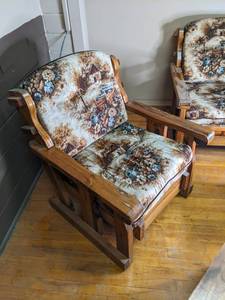 lot 561 image: Vintage Chair 313433 & match...