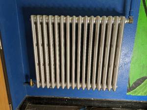 lot 567 image: Large radiator roughly 4336, it...