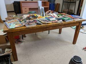 lot 587 image: Large wood table 723630...