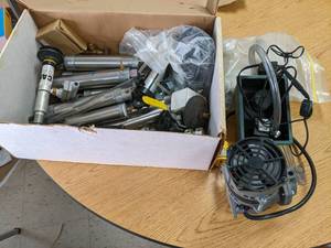 lot 598 image: Pneumatic cylinders (see photos )...