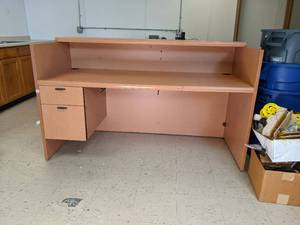 lot 619 image: Receptionist desk 713242.5 B...