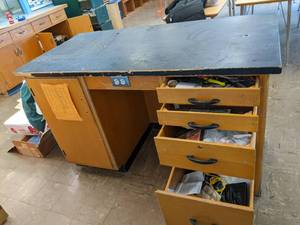lot 626 image: Teachers work station 603037...
