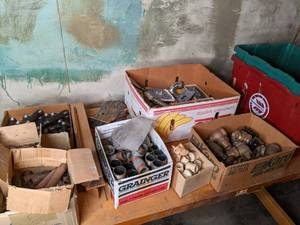 lot 184 image: Threaded pope rubner ends valves pl...