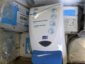lot 189 image: Box of soap dispensers...