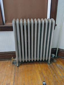 lot 533 image: Radiator, roughly 3638...