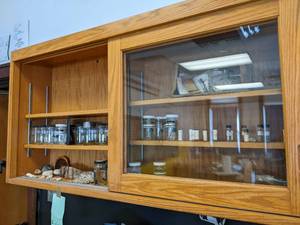 lot 485 image: Cabinet and contents, includes shel...