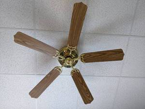lot 548 image: Ceiling fan and tiles, vintage clas...