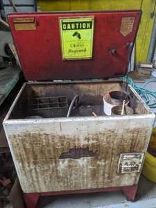 lot 9 image: Parts washer top measures 3 x 2 fee...