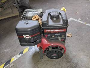 lot 10 image: Intec pro 305 10 hp engine...
