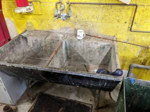 lot 41 image: Very heavy duty metal 2compartment ...