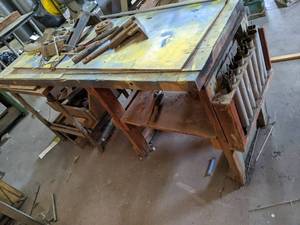 lot 66 image: Work table with assorted hardware a...