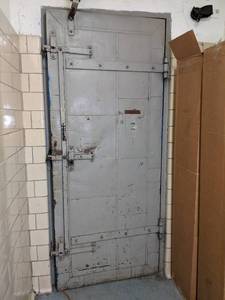 lot 176 image: Heavy duty fire door 35.585.5 B...