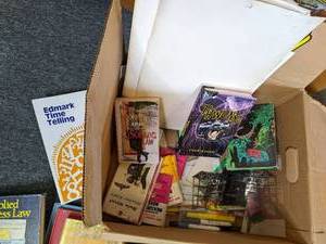 lot 423 image: Lot of books, includes text books, ...