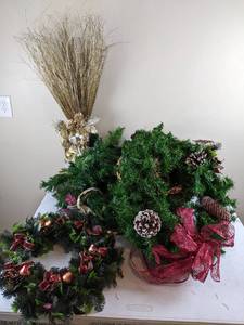 lot 199 image: Lot of Garland, Wreaths, Table Accents and Greenery with Purple and Gold Accents