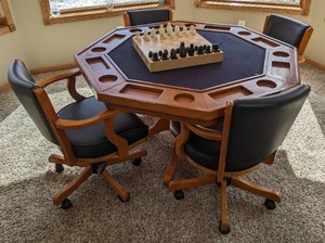 lot 6 image: Octagonal Game Table Set