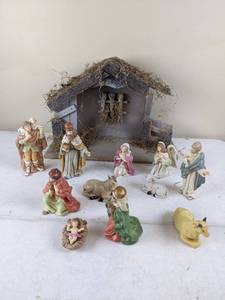 lot 196 image: Beautiful Nativity Set and Stable
