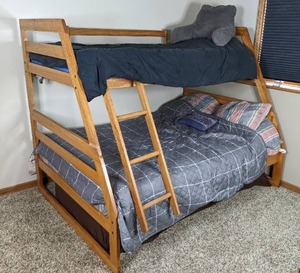 lot 5 image: Traditional Solid Wood TwinFull Bunk Bed
