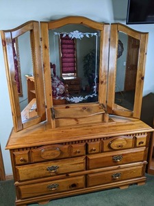 lot 7 image: Gorgeous Wooden Double Dresser with Tri-Fold Mirror