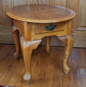 lot 30 image: Real Wood 1-Drawer Oval End Table