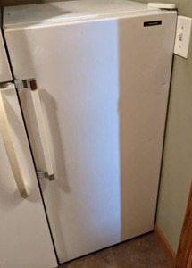 lot 36 image: White Kenmore Upright Freezer