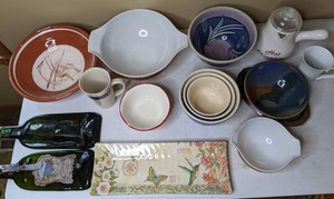 lot 82 image: Vintage Oxford Stoneware, Pottery, Pyrex and Other Kitchenware