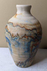 lot 71 image: Stunning Vintage Nemadji Pottery Vase