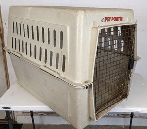 lot 159 image: Pet Porter Animal Kennel