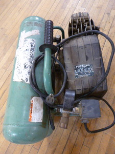 lot 11 image: Hitachi Air Compressor