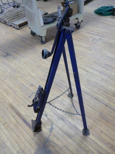 lot 31 image: Tri-Pod Bumper Jack