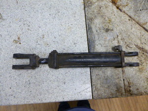 lot 38 image: Hydraulic Cylinder