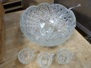 lot 91 image: Large Punch Bowl Set