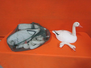 Bag of (12) Swan Decoys