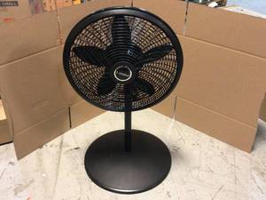 lot 13 image: Cyclone Adjustable-Height 18 in. 3 Speed Black Oscillating Pedestal Fan by Lasko Customer Returns See Pictures