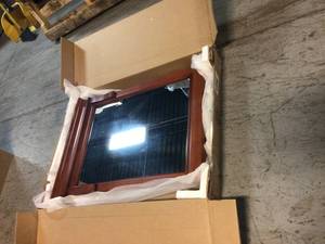 lot 53 image: Lot of 2 Mirrors Customer Returns See Pictures