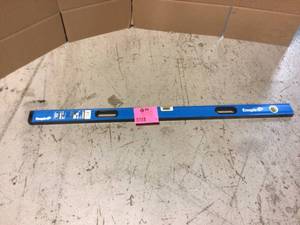 lot 58 image: Lever Tool Customer Returns See Pictures