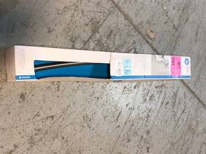 lot 88 image: Curved Shower Rod by iDesign Customer Returns See Pictures
