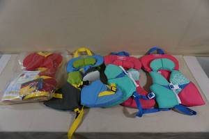 4 Stohlquist Infant and Child Life Jackets